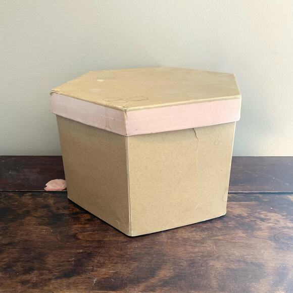 Vintage Union Made Woven Straw brimmed hat Mesh Ribbon detail original hat box - Picture 4 of 15